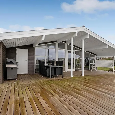 Stunning In With Sauna Bogense